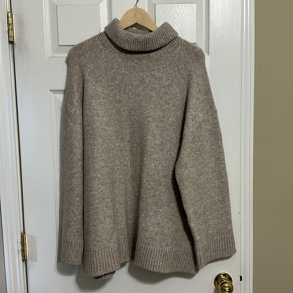 H&M Sweaters - H&M Chunky Sweater